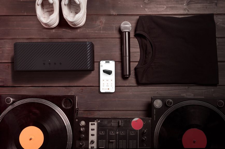 klipsch_detroit_on_klipsch_connect_app_flatlay_with_dj_gear_2000x1333.jpg