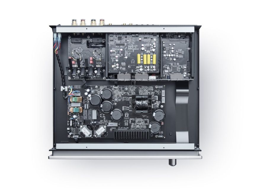 primare_i25_dac_modular_integrated_amplifier_and_digital_to_analog_converter_technology_inside_scaled_1_2048x1557.jpg