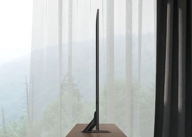 se_feature_an_elegant_profile_in_a_modern_sleek_silhouette_545945745.jpg