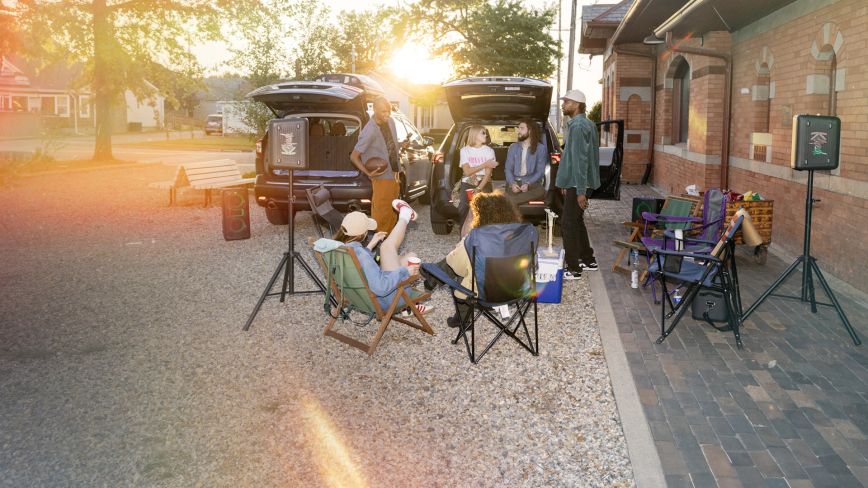 klipsch_party_speakers_vibe_tailgate_party_with_setting_sun_2000x1333.jpg