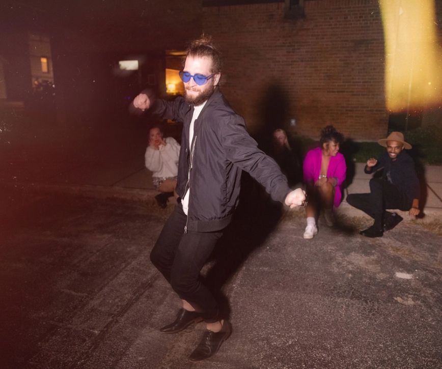klipsch_party_speakers_vibe_dude_dancing_in_the_street_2000x1670.jpg
