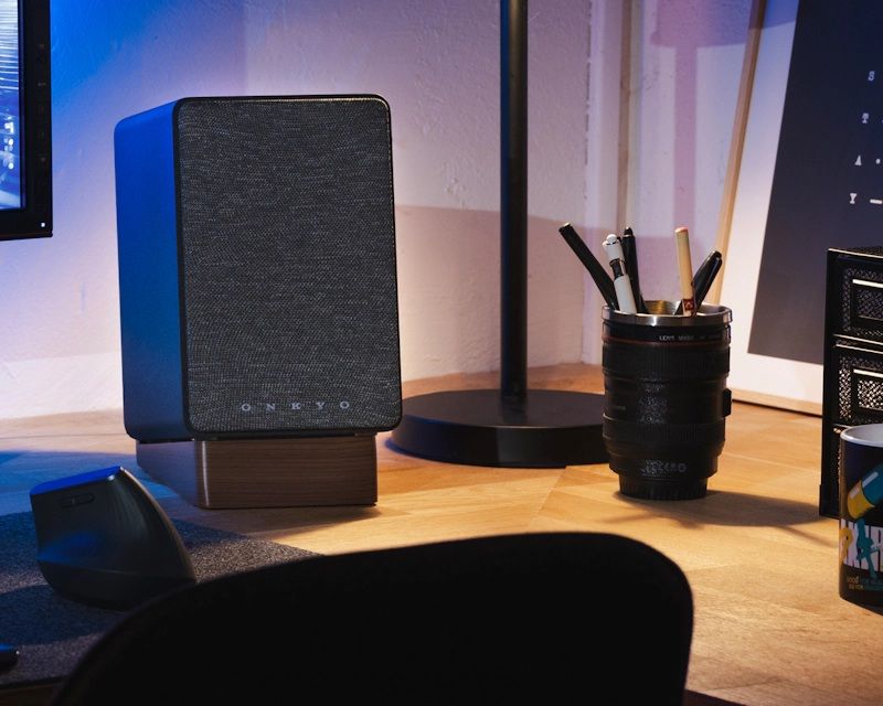 onkyo_creator_gx_30arc_in_work_from_home_setup_2000x1000.jpg
