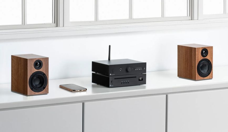 stereo_set_e_cd_walnut_blackphone_3.jpg