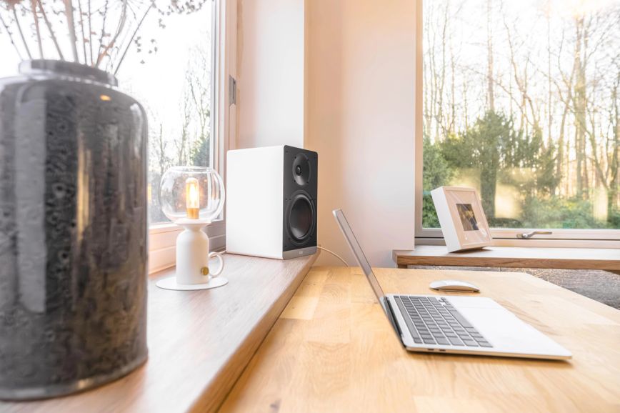 elac_connex_dbc61_ambiente_12_24_1_min_2.jpg