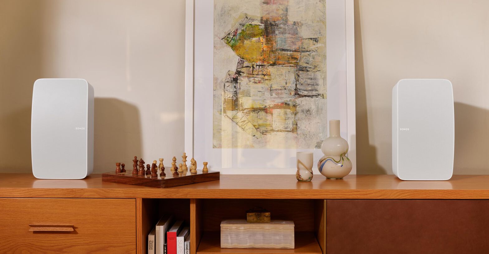 five_living_stereo_white_chess.jpg