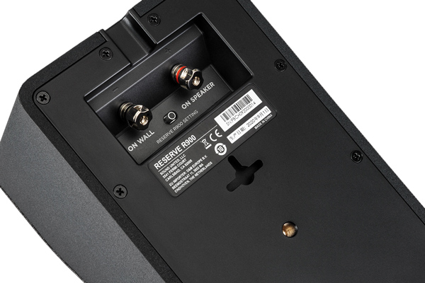 r900_back_3_600.jpg