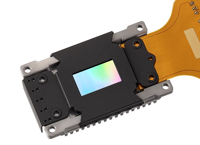 vpl_xw5000es_hero_product_page_all_new_native_4k_sxrd_690_wide.jpg