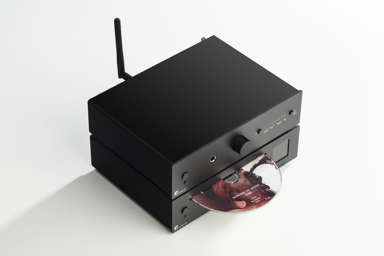 maia_s3cd_box_s3_black_lifestyle_1500.jpg