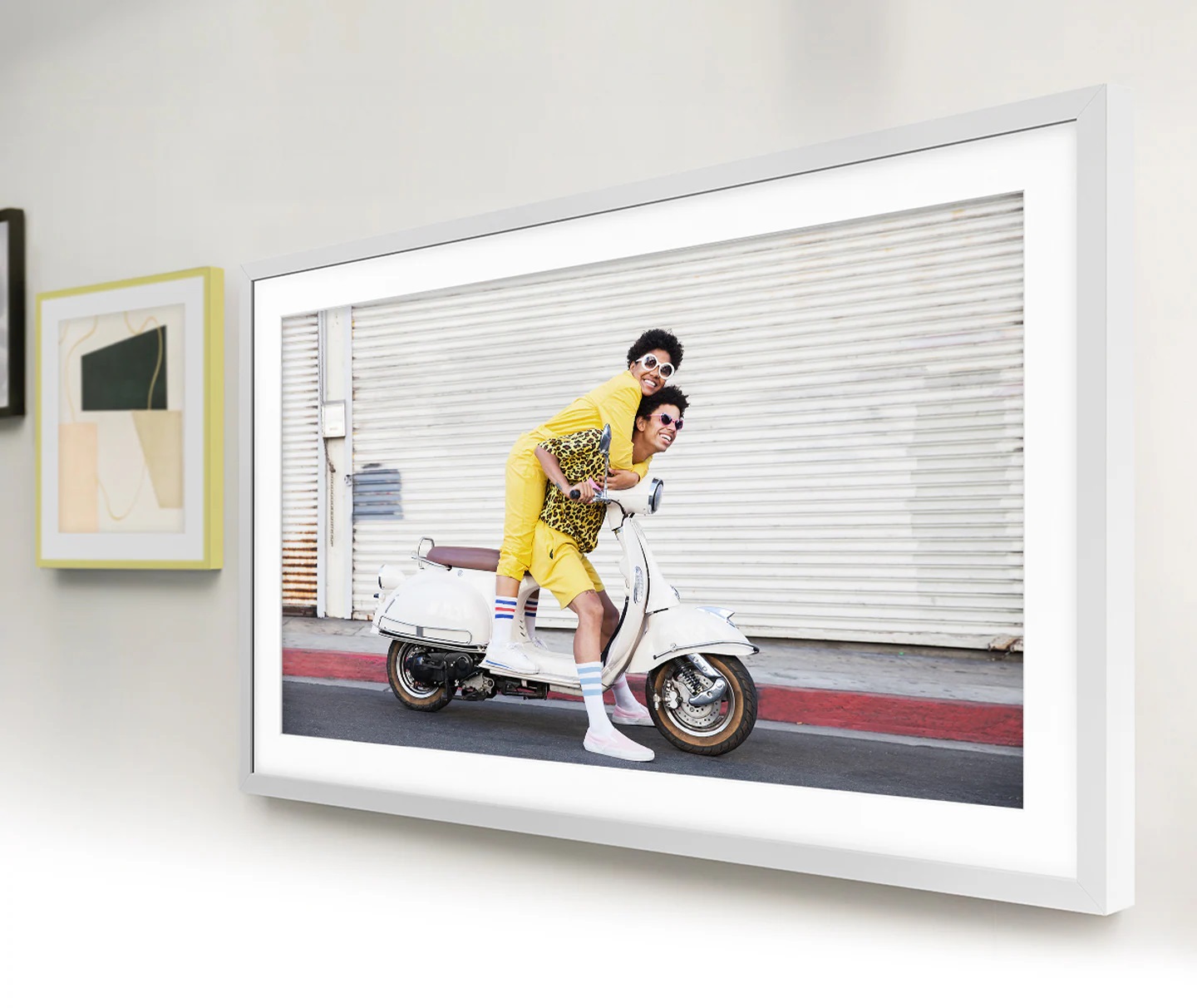 se_feature_modern_frame_design_536131420.jpg