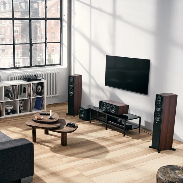 dynaudioemit3025c10_walnut_01_1.jpg